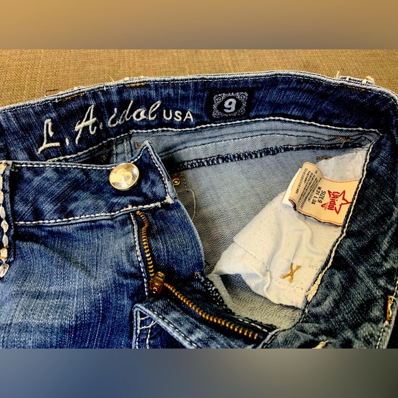 LA Idol USA Fleur de Lis Rhinestone Thick Stitch Jeans - Picture 10 of 14